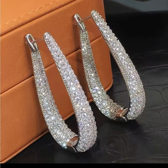 Dazzling Crystal Drop Earrings - Picture 1 of 6
